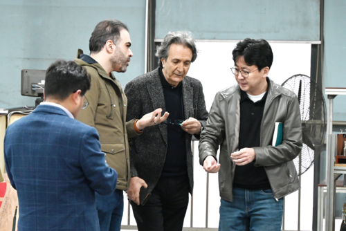 聚焦海外市场：俄罗斯客户深度验厂久巨喇叭自动化生产线