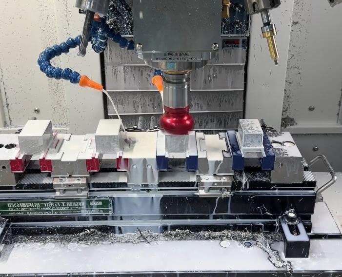 数控机床夹具怎么选？制造业小白的避坑指南