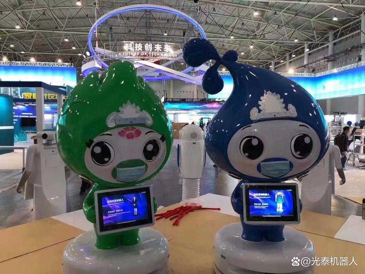 海南人形机器人融合AI与IP元素，打造独特交互体验