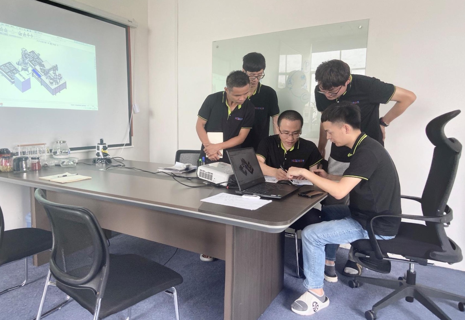 合立得：为中小制造企业撑起非标自动化的"定制蓝天"